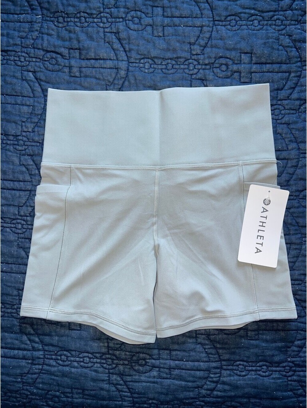 NWT Athleta Salutation Stash 5" short M Storm Cloud